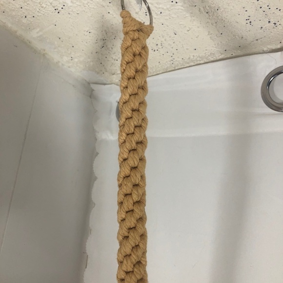 Tan Boho Macrame Plant Hanger. NEW - Picture 3 of 3